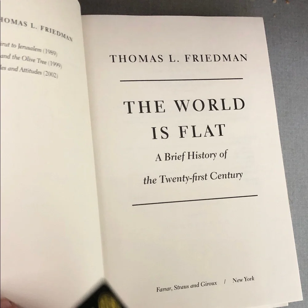 The World Is Flat by Thomas L. Friedman - White & Dark Green Cover